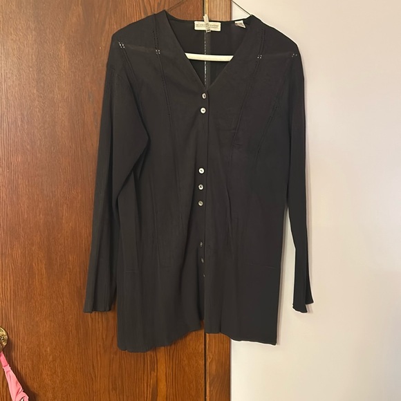 Nice top - Picture 1 of 2